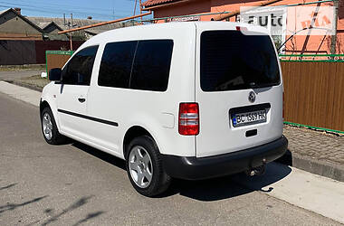 Вантажопасажирський фургон Volkswagen Caddy 2011 в 