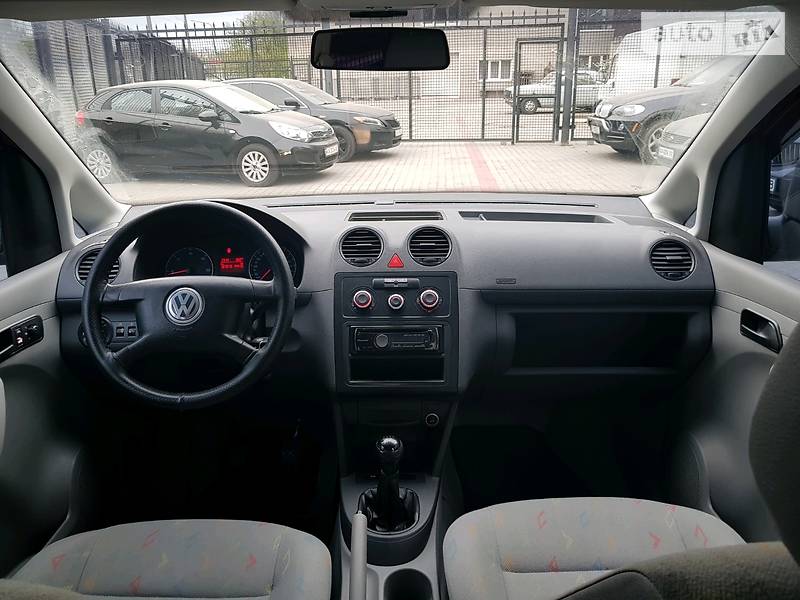 Вантажопасажирський фургон Volkswagen Caddy 2005 в Запоріжжі