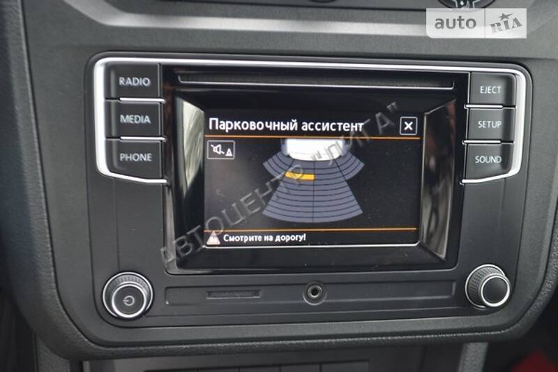 Вантажопасажирський фургон Volkswagen Caddy 2015 в Хмельницькому