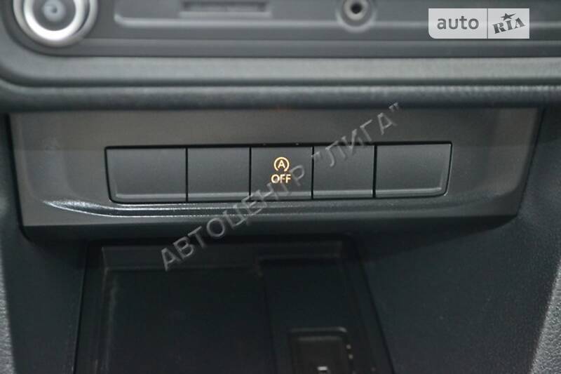 Вантажопасажирський фургон Volkswagen Caddy 2015 в Хмельницькому