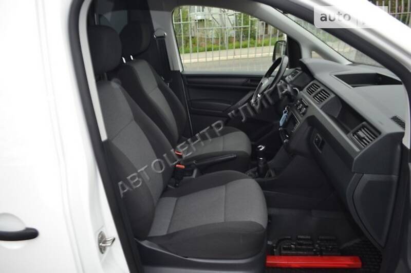 Вантажопасажирський фургон Volkswagen Caddy 2015 в Хмельницькому