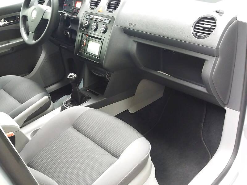 Мінівен Volkswagen Caddy 2010 в Чернівцях