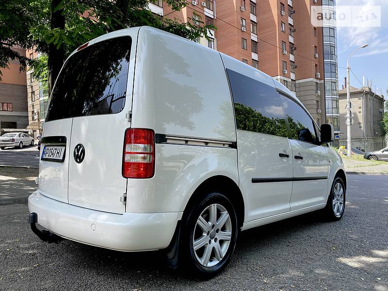 Вантажопасажирський фургон Volkswagen Caddy 2011 в Дніпрі