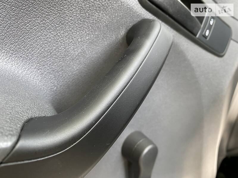 Вантажопасажирський фургон Volkswagen Caddy 2011 в Дніпрі