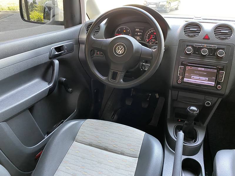 Вантажопасажирський фургон Volkswagen Caddy 2011 в Дніпрі