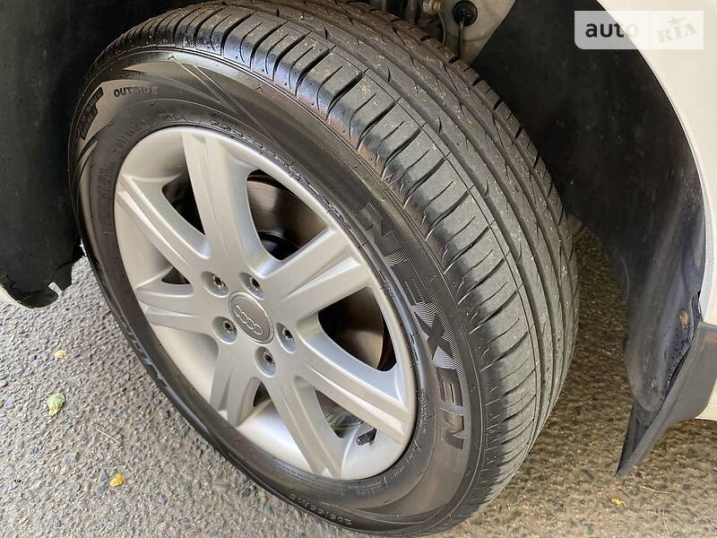 Вантажопасажирський фургон Volkswagen Caddy 2011 в Дніпрі