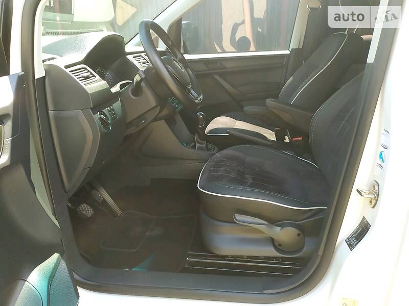 Мінівен Volkswagen Caddy 2016 в Києві