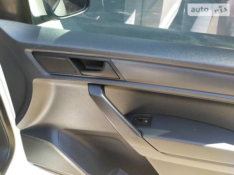 Мінівен Volkswagen Caddy 2016 в Києві