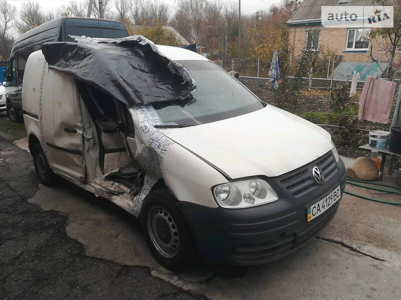 Грузовой фургон Volkswagen Caddy 2005 в Корсуне-Шевченковском