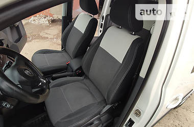 Мінівен Volkswagen Caddy 2010 в 