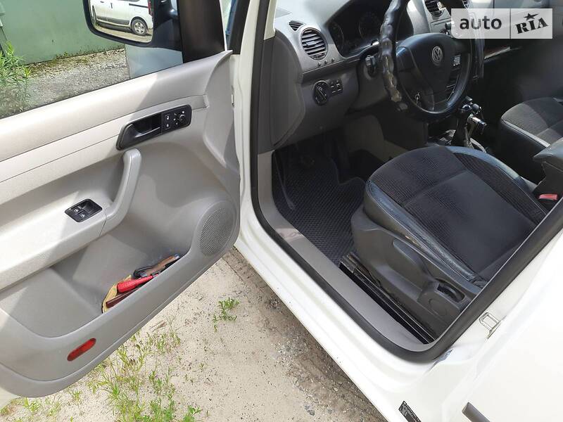 Минивэн Volkswagen Caddy 2010 в Павлограде