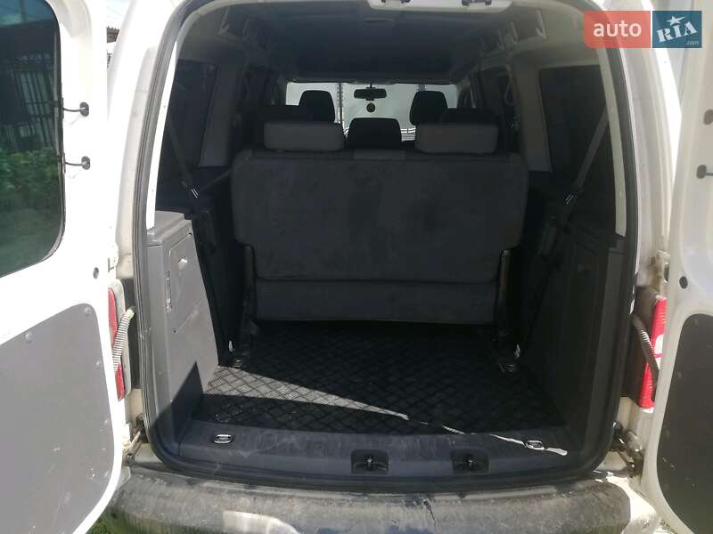 Мінівен Volkswagen Caddy 2015 в Чернівцях