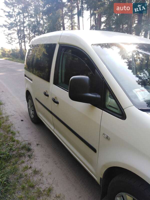 Минивэн Volkswagen Caddy 2006 в Остроге