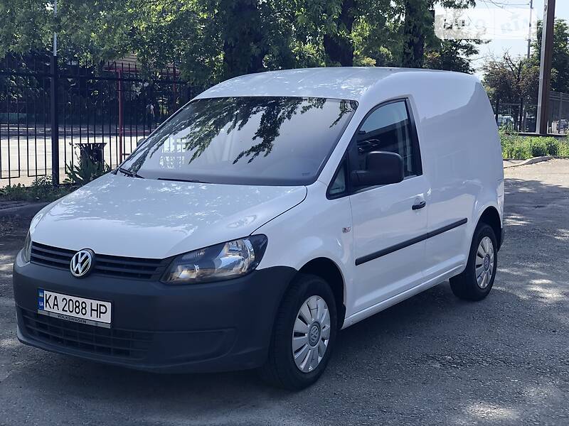 Грузовой фургон Volkswagen Caddy 2013 в Киеве