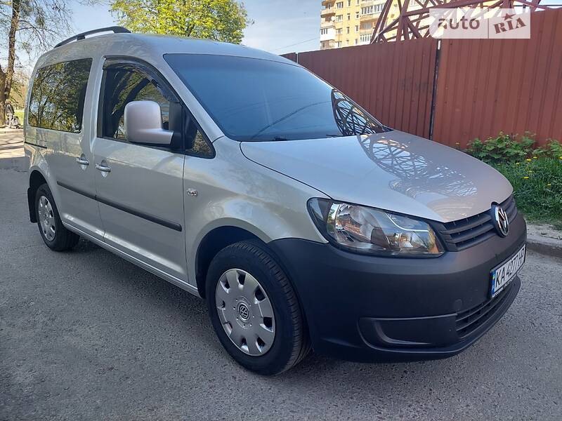 Минивэн Volkswagen Caddy 2012 в Киеве