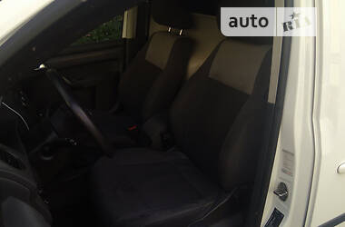 Грузовой фургон Volkswagen Caddy 2013 в 