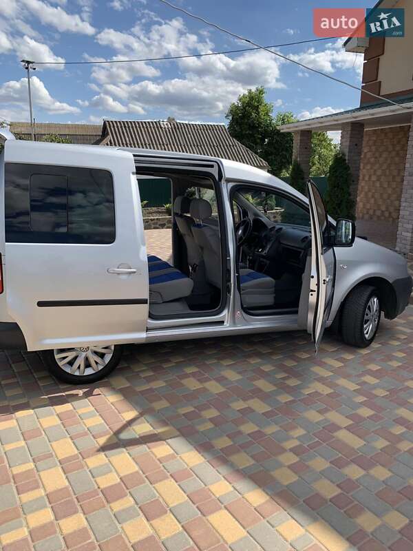 Мінівен Volkswagen Caddy 2005 в Новоархангельську