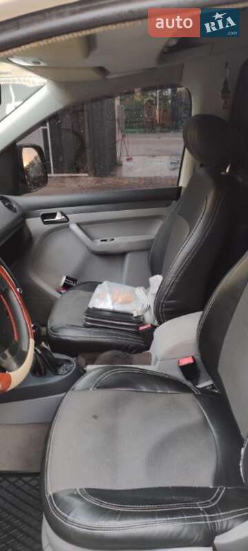 Минивэн Volkswagen Caddy 2006 в Львове