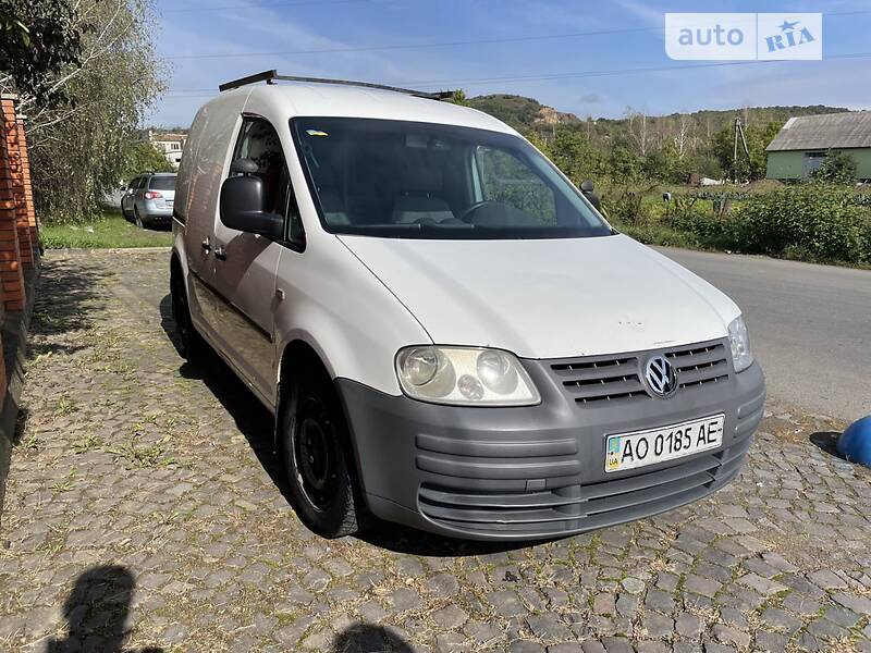 Вантажний фургон Volkswagen Caddy 2005 в Іршаві