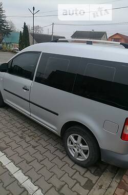 Пикап Volkswagen Caddy 2010 в Кельменцах