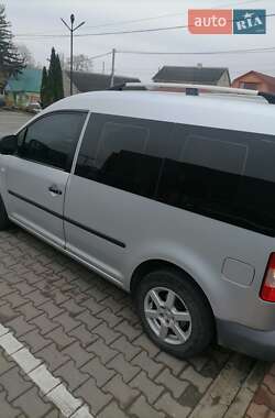 Пикап Volkswagen Caddy 2010 в Кельменцах