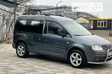 Минивэн Volkswagen Caddy 2010 в Киеве