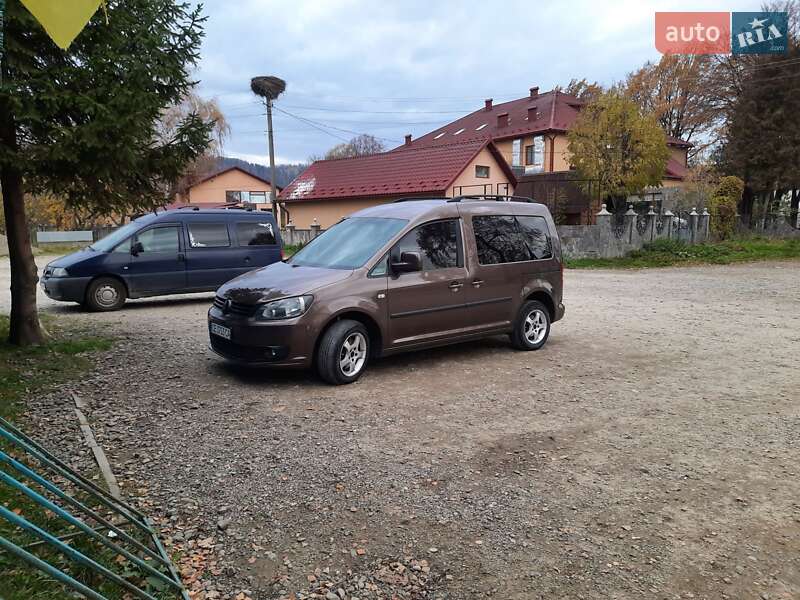 Мінівен Volkswagen Caddy 2011 в Вижниці