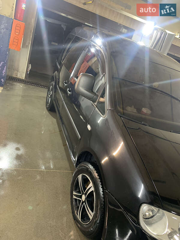 Минивэн Volkswagen Caddy 2008 в Днепре