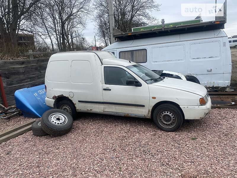 Грузовой фургон Volkswagen Caddy 2003 в Стрые