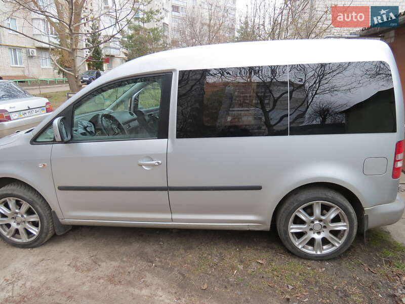 Минивэн Volkswagen Caddy 2011 в Житомире