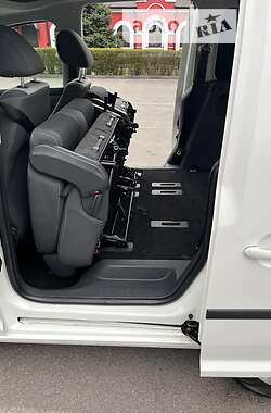 Минивэн Volkswagen Caddy 2013 в Каменском