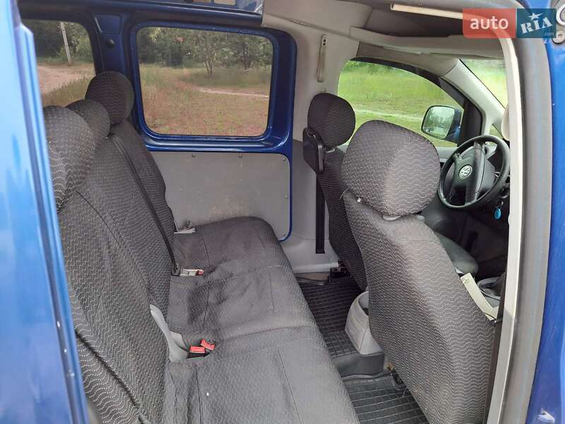 Минивэн Volkswagen Caddy 2004 в Харькове