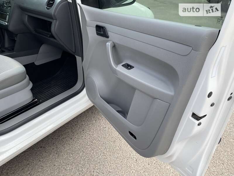 Минивэн Volkswagen Caddy 2010 в Ровно