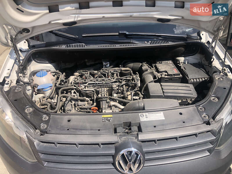 Минивэн Volkswagen Caddy 2013 в Остроге