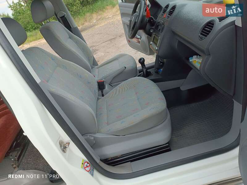 Минивэн Volkswagen Caddy 2009 в Голованевске фото 29 Минивэн Volkswagen Caddy 2009 в Голованевске