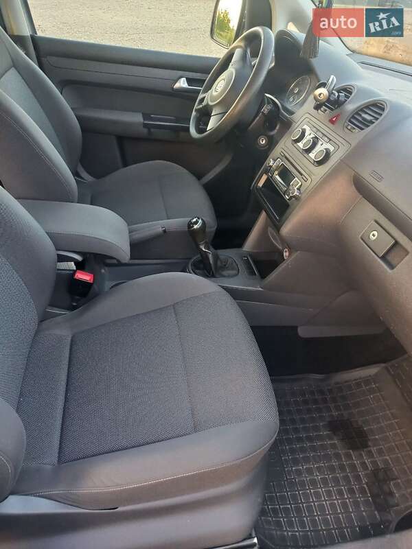Мінівен Volkswagen Caddy 2015 в Виноградові
