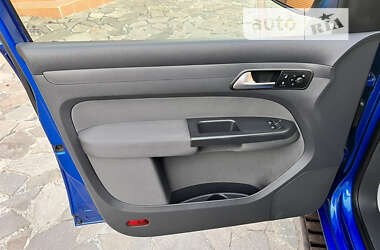Минивэн Volkswagen Caddy 2011 в 