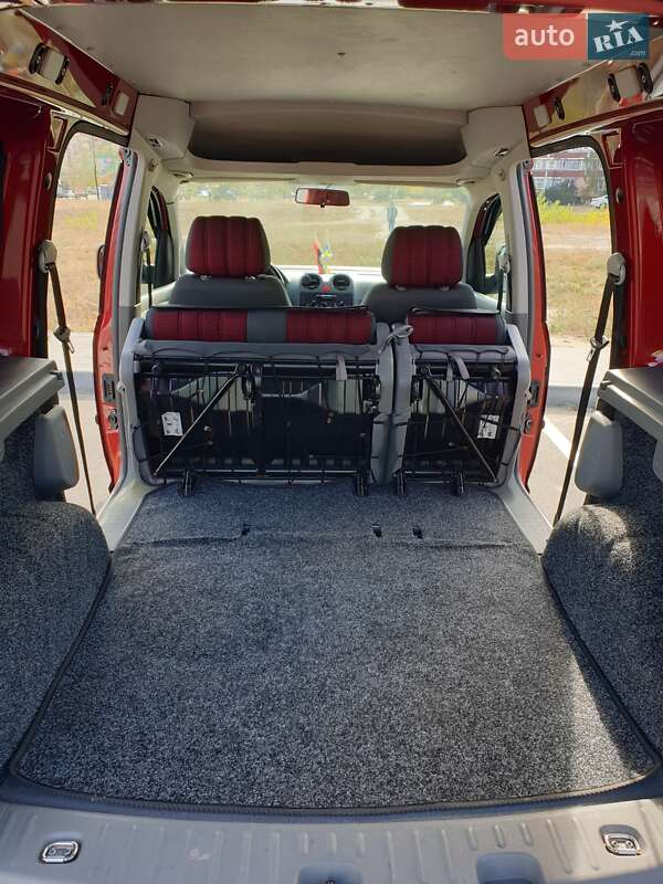 Мінівен Volkswagen Caddy 2006 в Києві