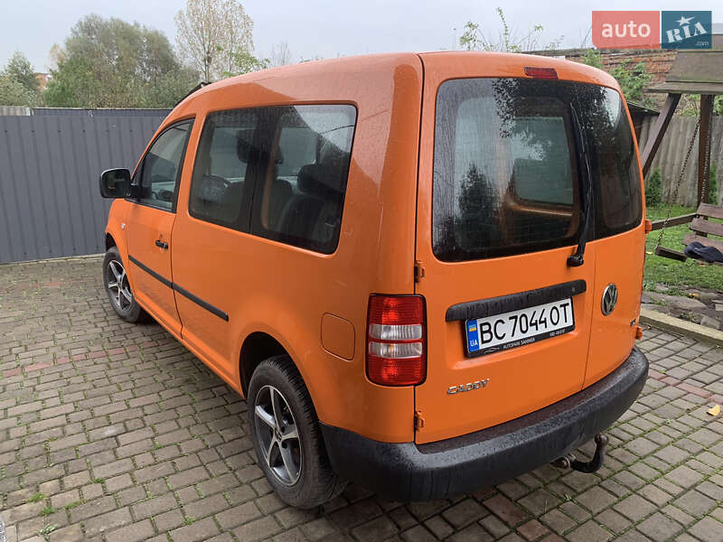 Мінівен Volkswagen Caddy 2015 в Сокалі