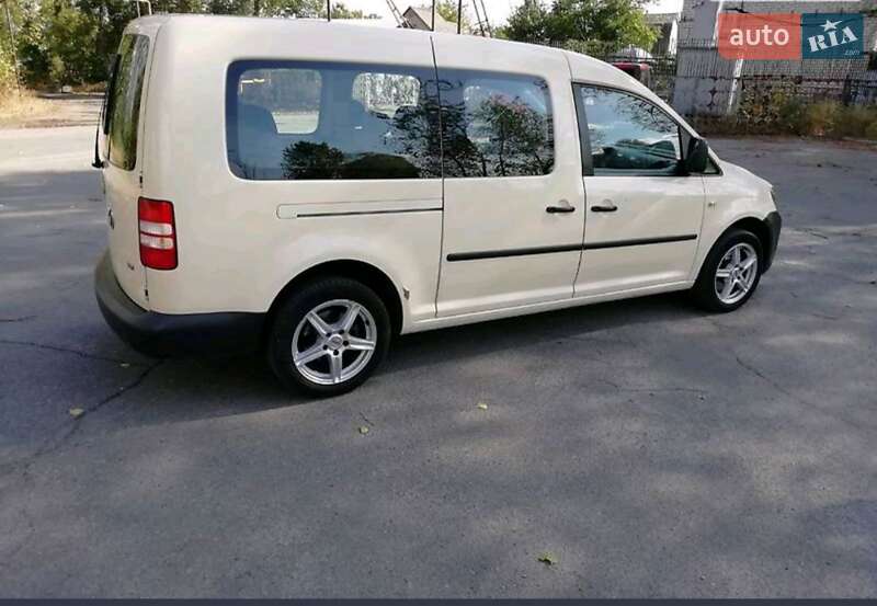 Volkswagen Caddy 2011