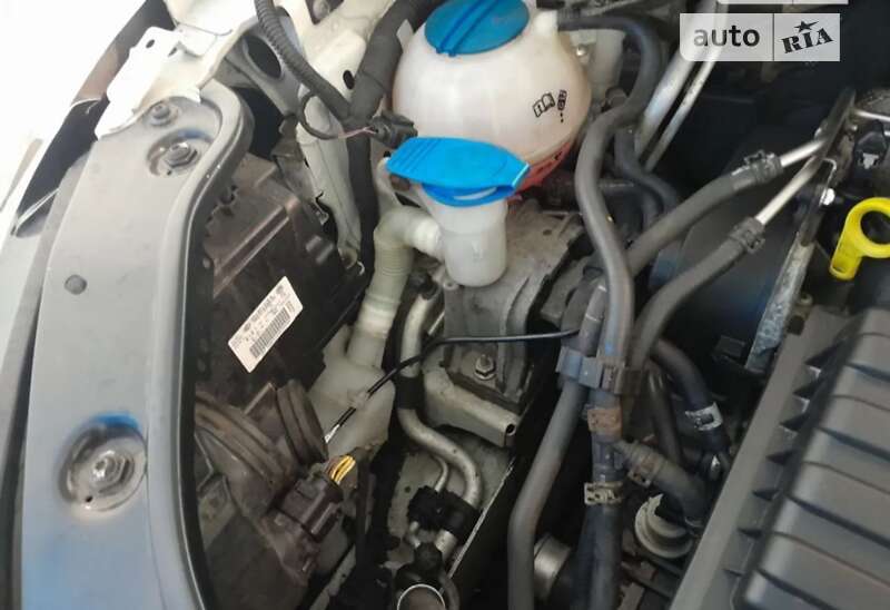 Грузовой фургон Volkswagen Caddy 2015 в Киеве