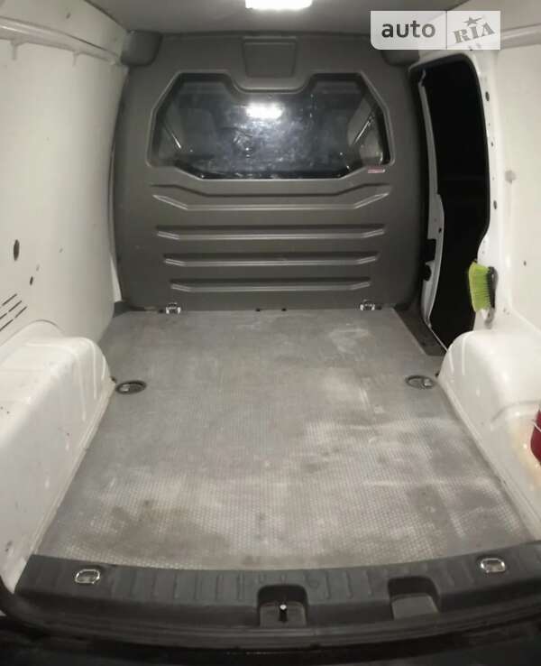 Грузовой фургон Volkswagen Caddy 2015 в Киеве