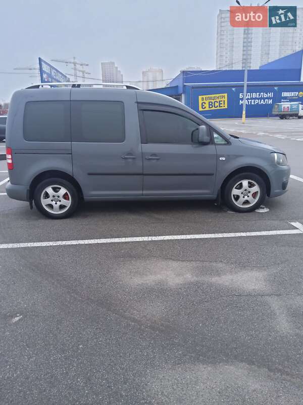 Мінівен Volkswagen Caddy 2013 в Києві