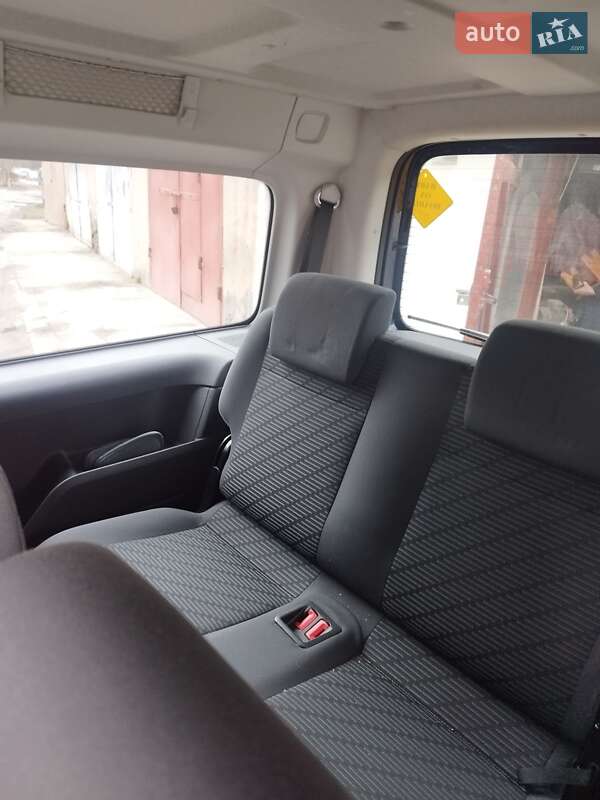 Минивэн Volkswagen Caddy 2012 в Житомире фото 5 Минивэн Volkswagen Caddy 2012 в Житомире