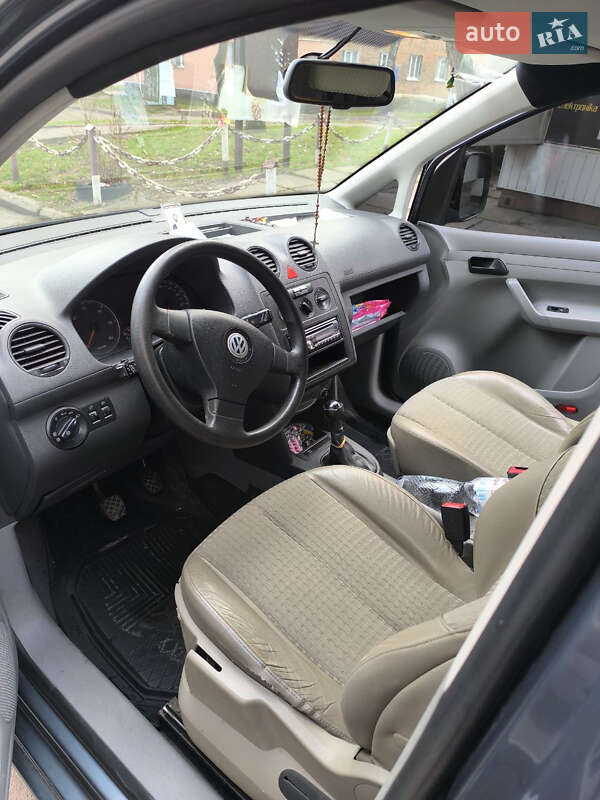 Минивэн Volkswagen Caddy 2009 в Сосновке