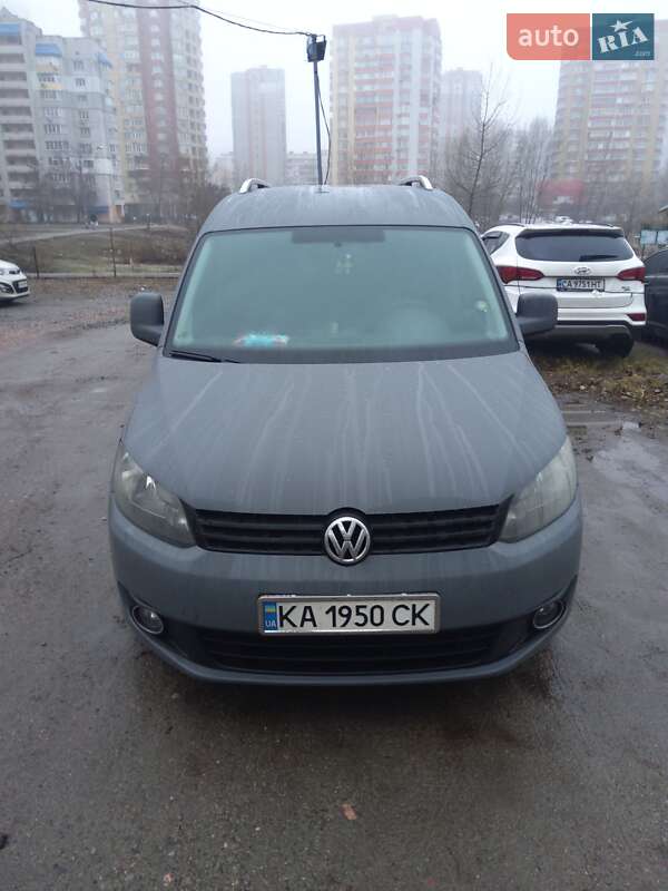 Мінівен Volkswagen Caddy 2013 в Києві