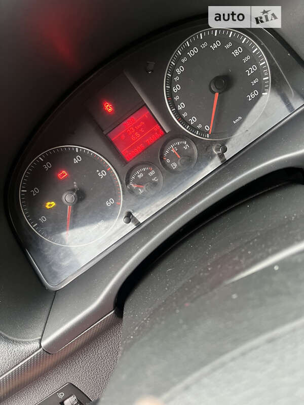 Минивэн Volkswagen Caddy 2007 в Вижнице