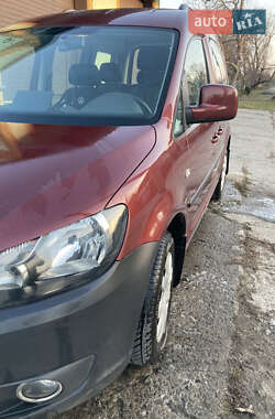 Универсал Volkswagen Caddy 2012 в Долинской