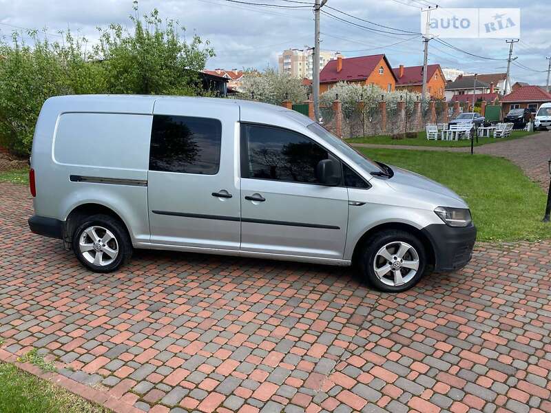 Вантажний фургон Volkswagen Caddy 2015 в Києві