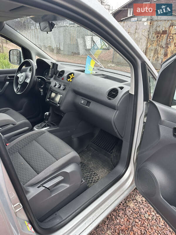 Минивэн Volkswagen Caddy 2012 в Киеве